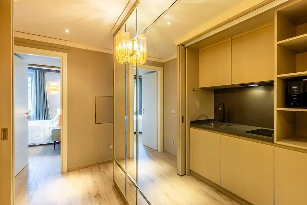 アパート 2 Floor Suite Near Duomo ミラノ