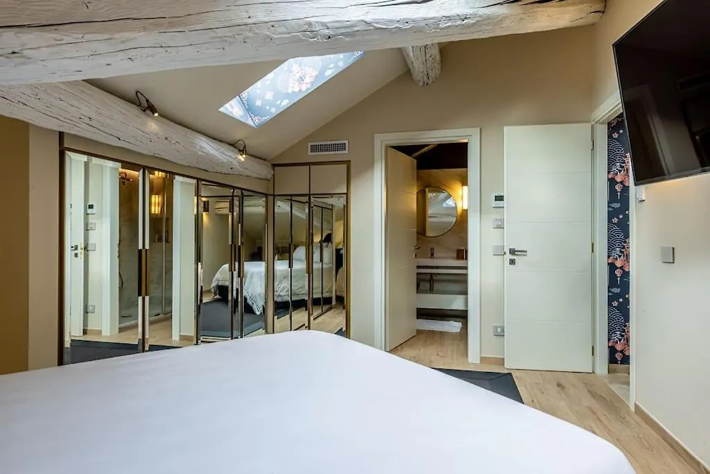 アパート 2 Floor Suite Near Duomo ミラノ イタリア