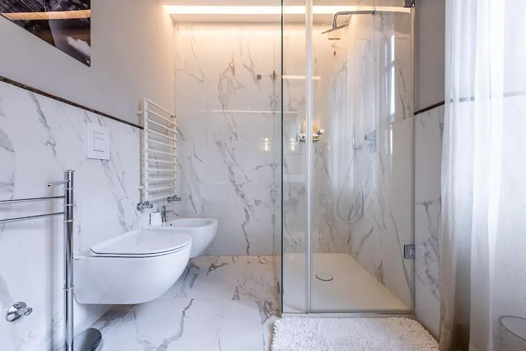 アパート 2 Floor Suite Near Duomo ミラノ