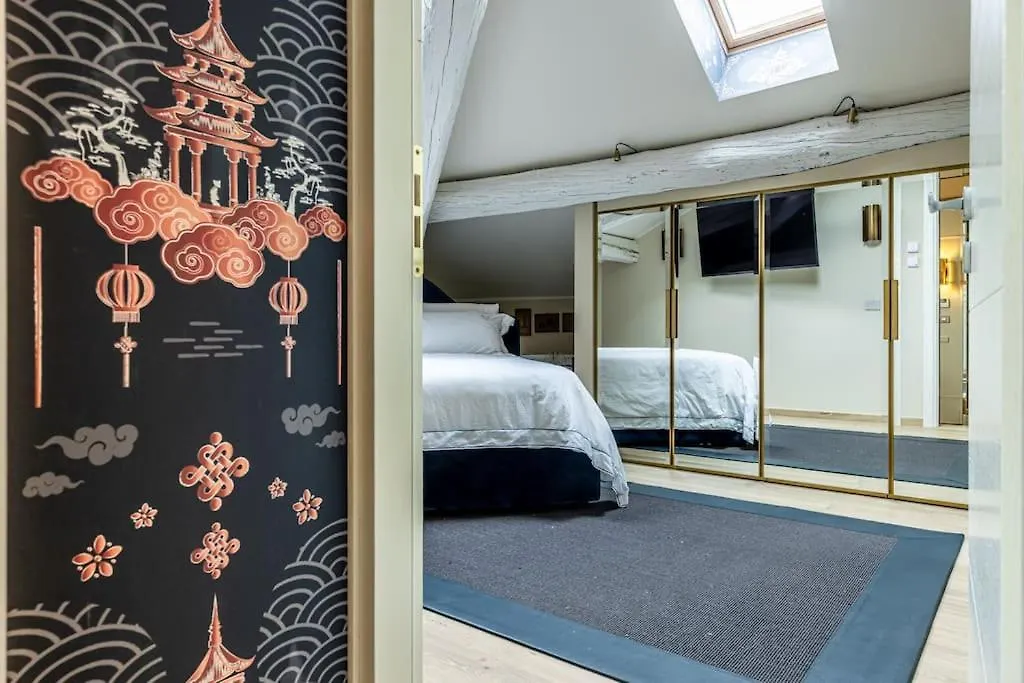 2 Floor Suite Near Duomo ミラノ アパート